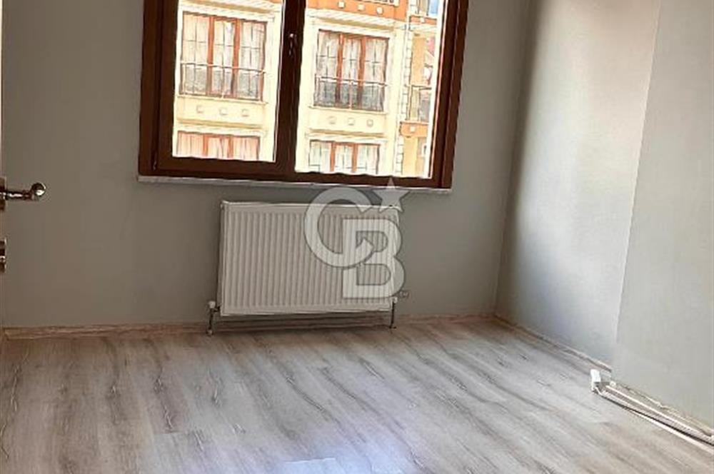 Ümraniye Şerifali Yeni Binada Caddede Balkonlu 2+1 Kiralık Daire