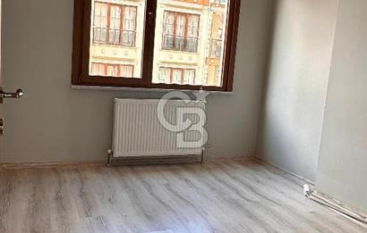 Ümraniye Şerifali Yeni Binada Caddede Balkonlu 2+1 Kiralık Daire