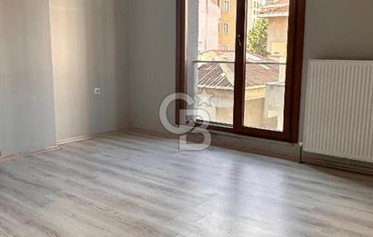Ümraniye Şerifali Yeni Binada Caddede Balkonlu 2+1 Kiralık Daire