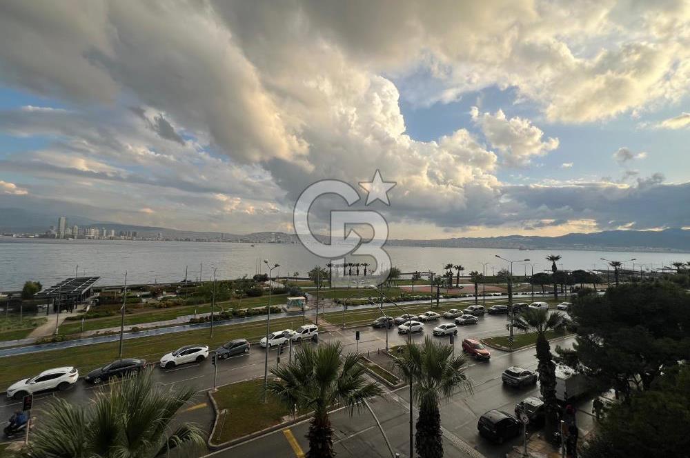 Karşıyaka Yalı'da Deniz Manzaralı 3+1 Kiralık İşyeri & Ofis