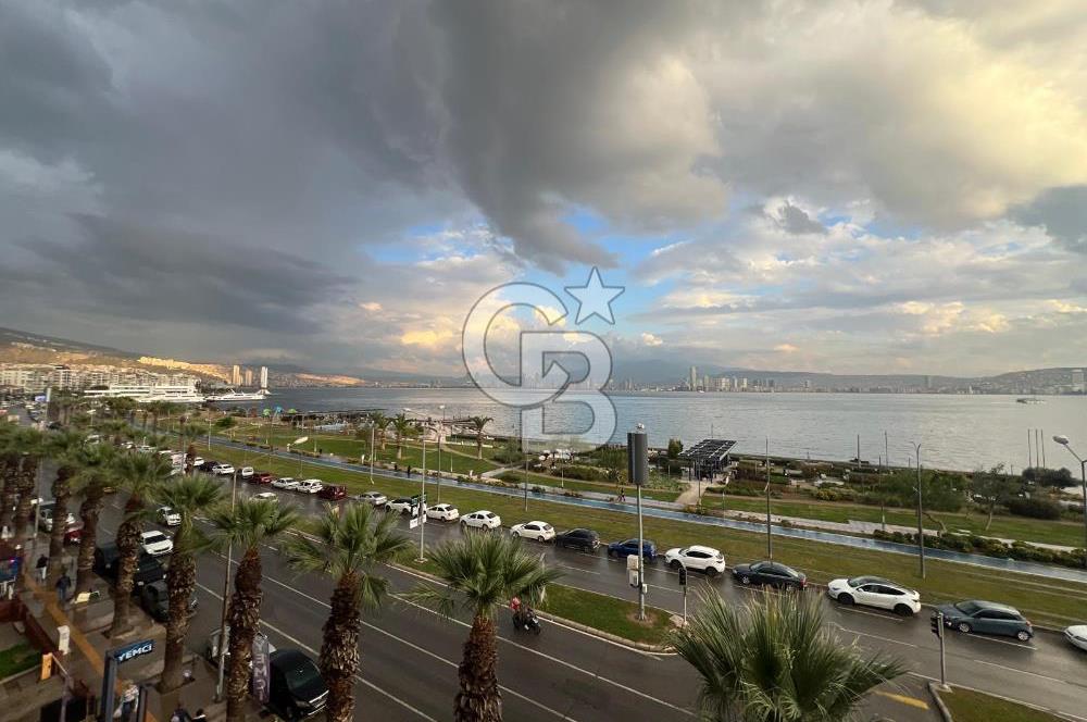 Karşıyaka Yalı'da Deniz Manzaralı 3+1 Kiralık İşyeri & Ofis