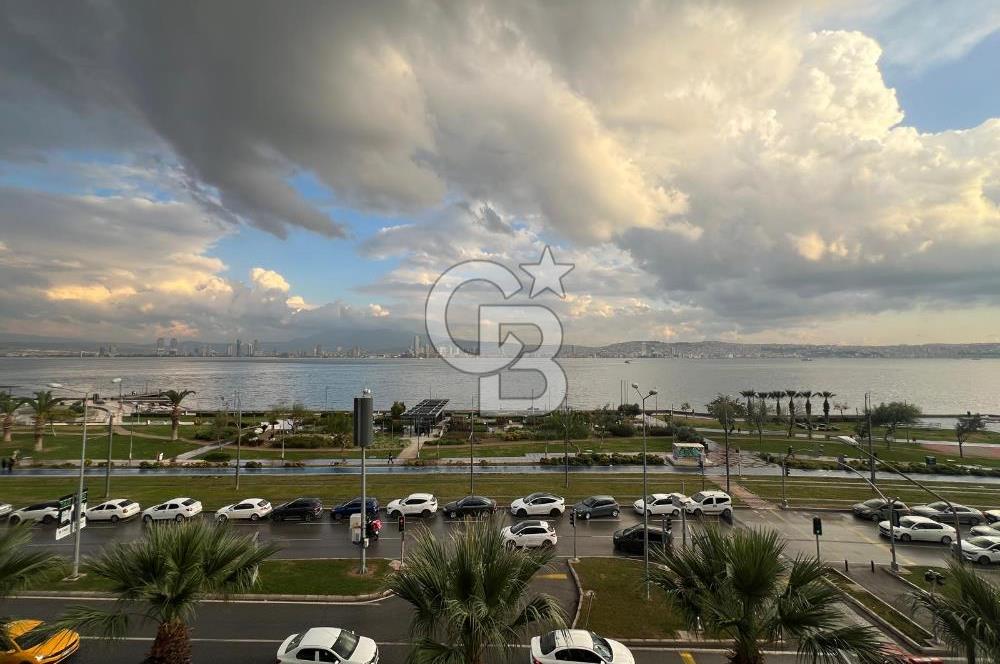 Karşıyaka Yalı'da Deniz Manzaralı 3+1 Kiralık İşyeri & Ofis