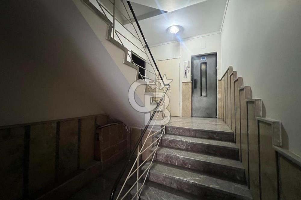 Karşıyaka Yalı'da Deniz Manzaralı 3+1 Kiralık İşyeri & Ofis