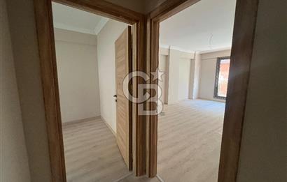 Çiğli'de Yüksek Giriş 2+1 Sıfır Binada Kiralık Daire