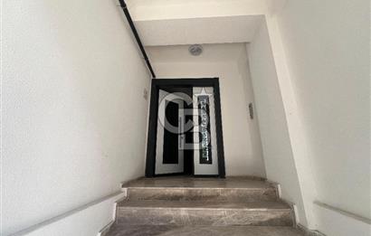 Çiğli'de Yüksek Giriş 2+1 Sıfır Binada Kiralık Daire