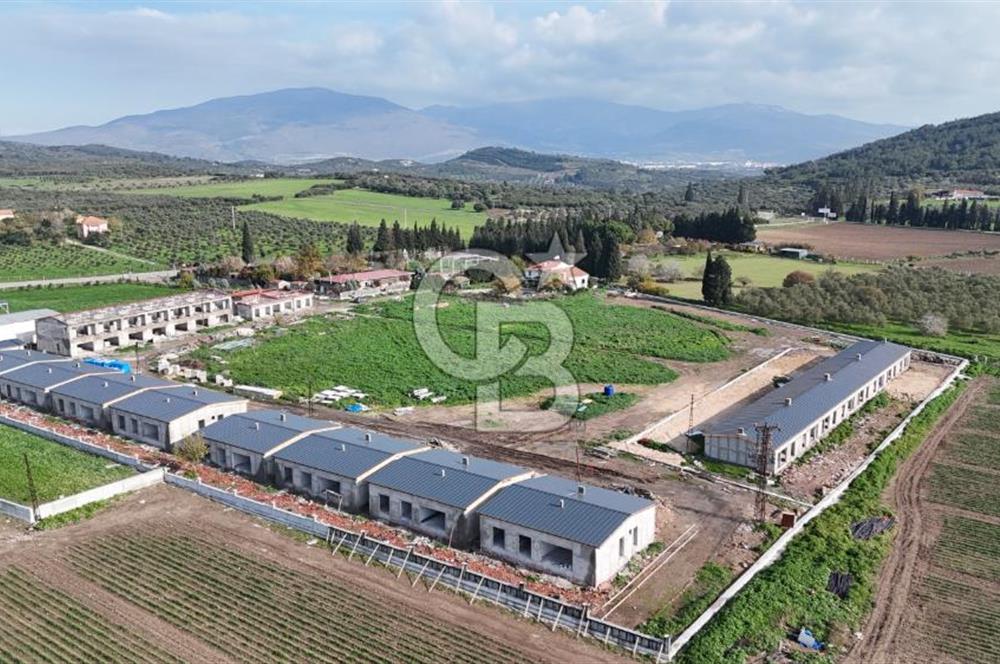 Foça Ilıpınar Köyü’nde, Anayol Üzerinde kooperatif hisseli daireler