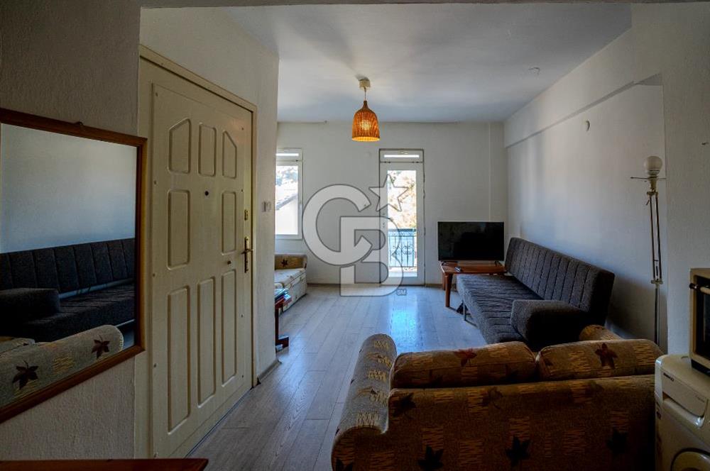 Eski Foça’da Çarşı İçersinde Satılık 2+1 Daire