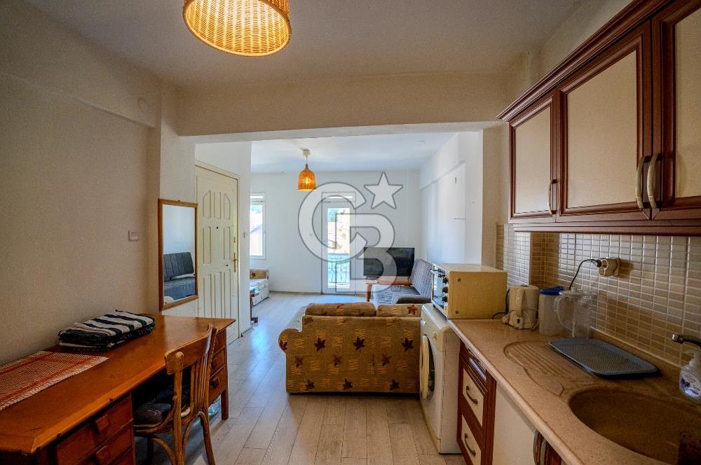 Eski Foça’da Çarşı İçersinde Satılık 2+1 Daire