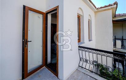 Eski Foça'da Denize Yürüme Mesafesinde Satılık 3+1 Villa