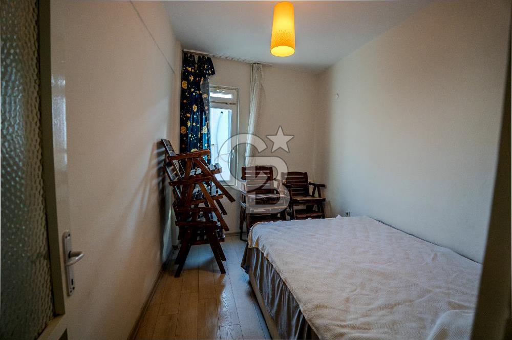 Eski Foça’da Çarşı İçersinde Satılık 2+1 Daire