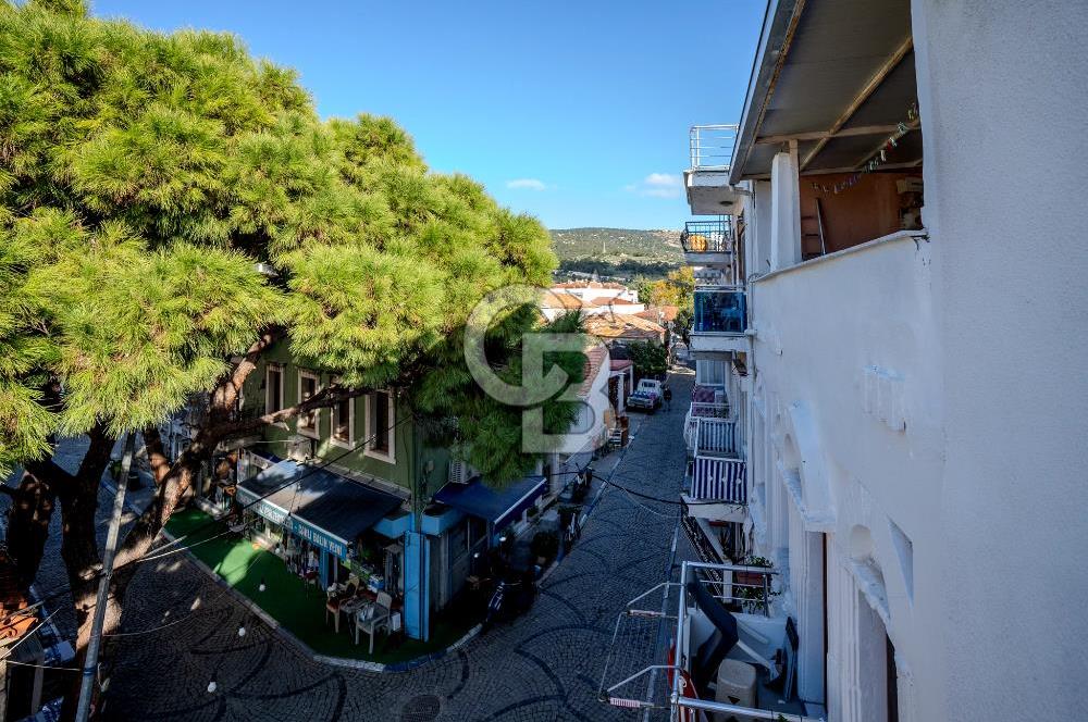 Eski Foça’da Çarşı İçersinde Satılık 2+1 Daire