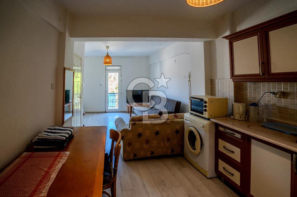 Eski Foça’da Çarşı İçersinde Satılık 2+1 Daire