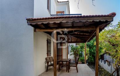 Eski Foça'da Denize Yürüme Mesafesinde Satılık 3+1 Villa