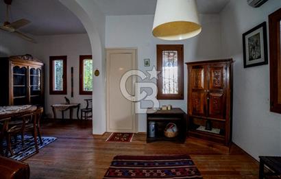 Eski Foça'da Denize Yürüme Mesafesinde Satılık 3+1 Villa