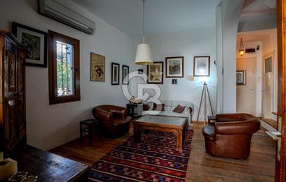 Eski Foça'da Denize Yürüme Mesafesinde Satılık 3+1 Villa