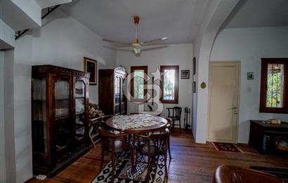 Eski Foça'da Denize Yürüme Mesafesinde Satılık 3+1 Villa