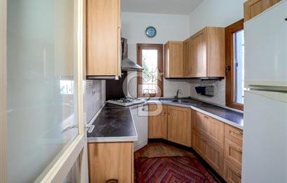 Eski Foça'da Denize Yürüme Mesafesinde Satılık 3+1 Villa