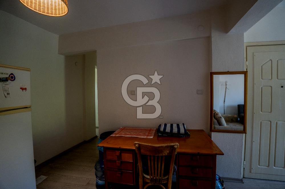 Eski Foça’da Çarşı İçersinde Satılık 2+1 Daire