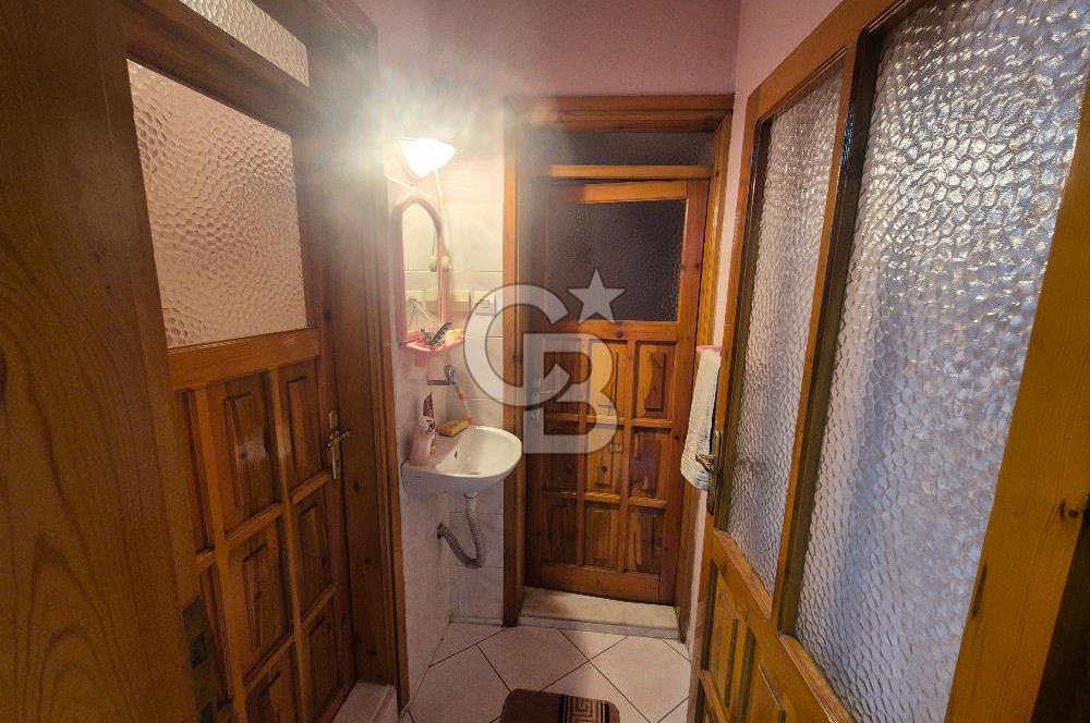 Bayraklı Tepekule Mahallesinde 100 m2 arsa için de 2 kat 2 daire.