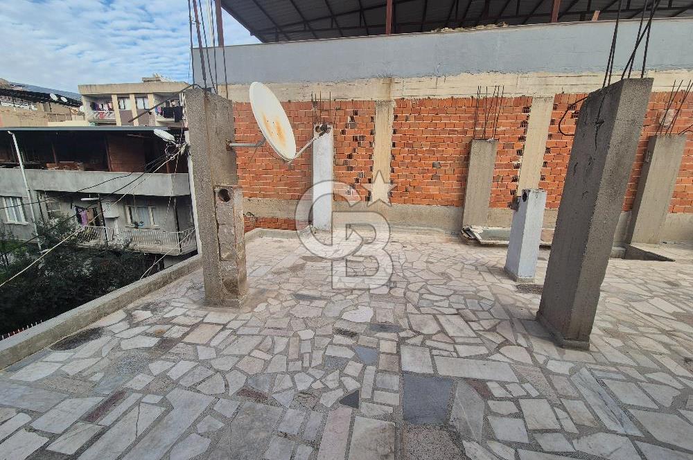 Bayraklı Tepekule Mahallesinde 100 m2 arsa için de 2 kat 2 daire.