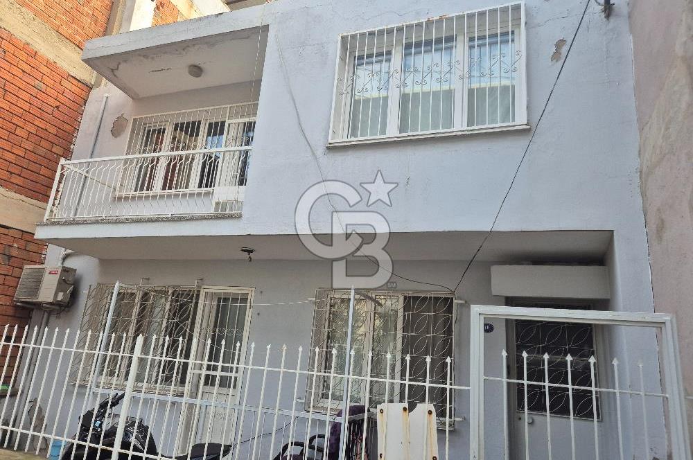 Bayraklı Tepekule Mahallesinde 100 m2 arsa için de 2 kat 2 daire.