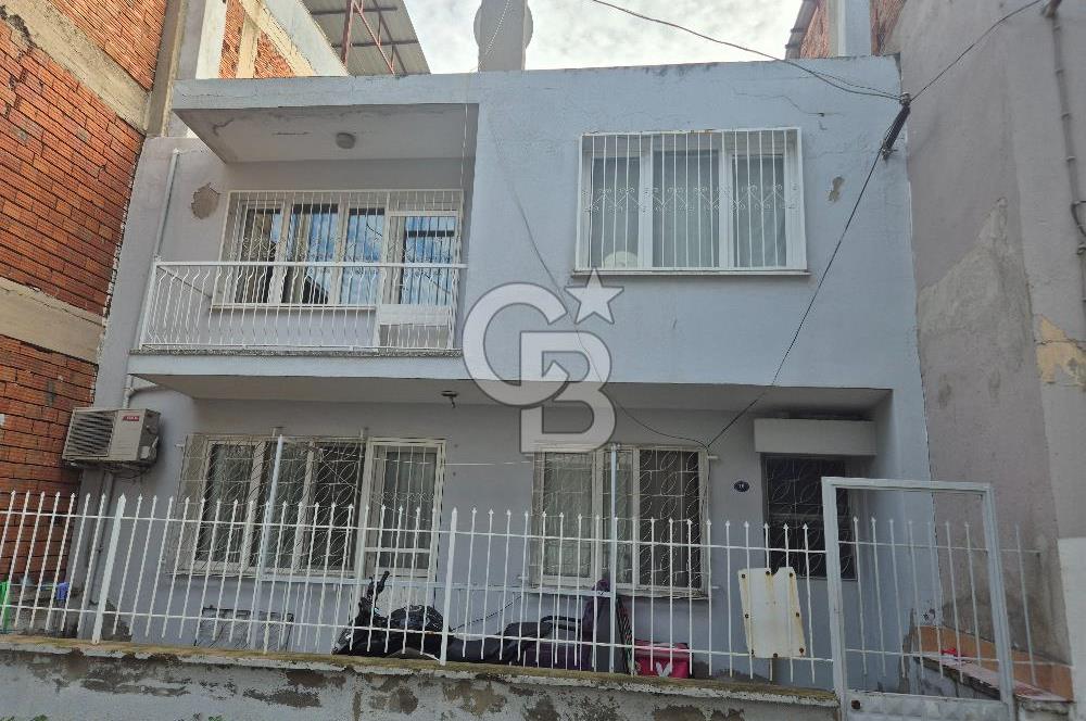 Bayraklı Tepekule Mahallesinde 100 m2 arsa için de 2 kat 2 daire.