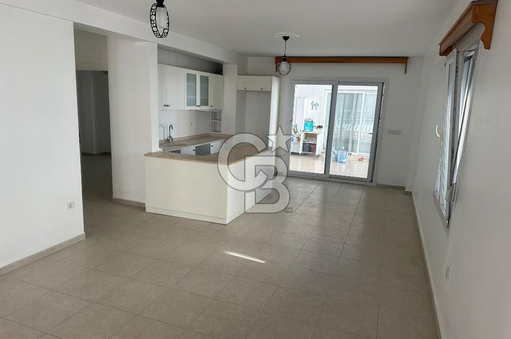 Bodrum Turgutreis’te Ferah Üst Kat Daire – Geniş Teraslı, Merkezi Konumda!