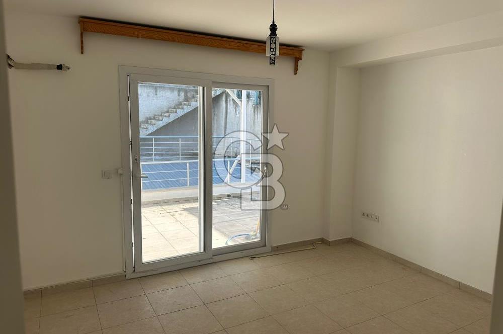 Bodrum Turgutreis’te Ferah Üst Kat Daire – Geniş Teraslı, Merkezi Konumda!