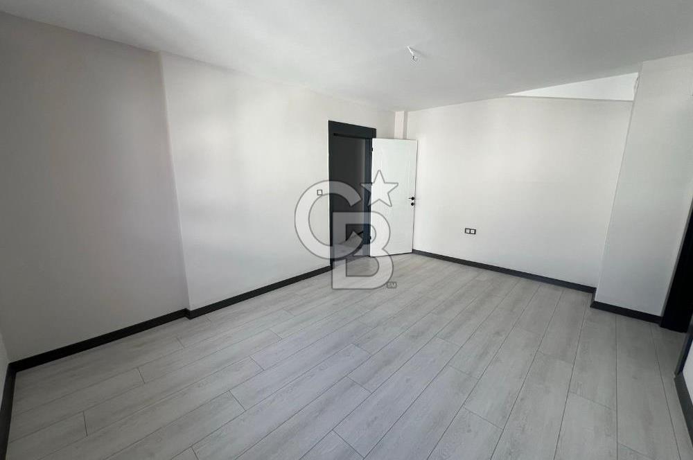 ŞEMSETTİN GÜNALTAY CD YAKINI EMSALLERİNİN ALTINDA SIFIR 4,5+1 DUBLEX