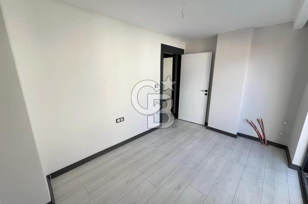 ŞEMSETTİN GÜNALTAY CD YAKINI EMSALLERİNİN ALTINDA SIFIR 4,5+1 DUBLEX