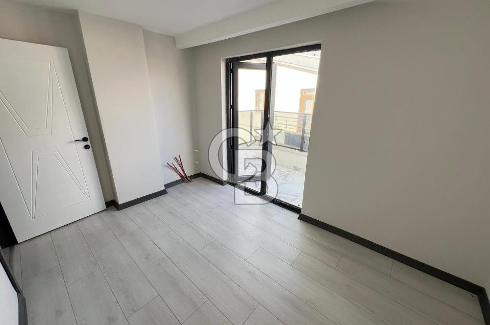 ŞEMSETTİN GÜNALTAY CD YAKINI EMSALLERİNİN ALTINDA SIFIR 4,5+1 DUBLEX