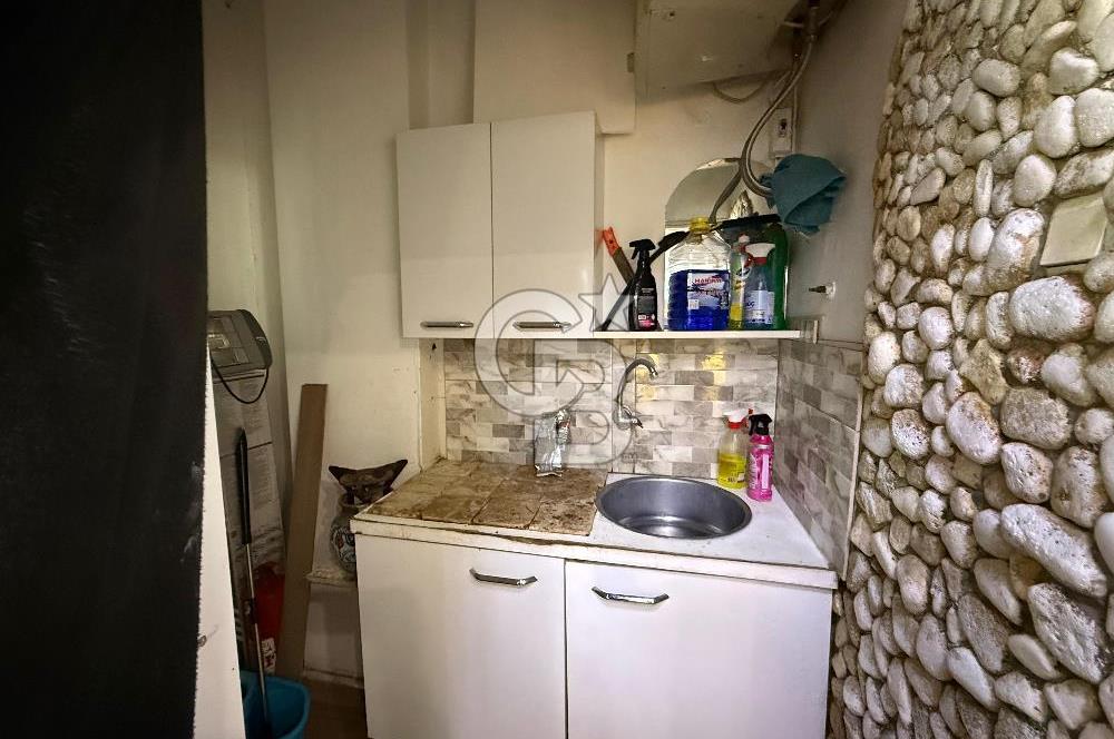 Karşıyaka Yalı Mahallesi’nde Cadde Üzeri Satılık  Dükkân