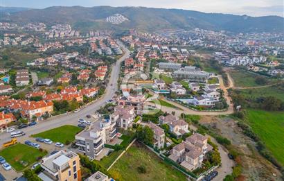 KAHRAMANDERE'DE SİTE İÇİNDE SATILIK BAHÇELİ VİLLA