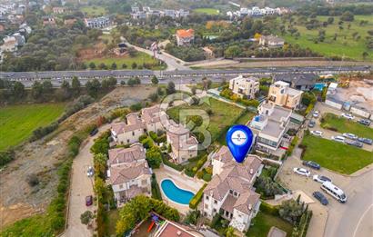 KAHRAMANDERE'DE SİTE İÇİNDE SATILIK BAHÇELİ VİLLA