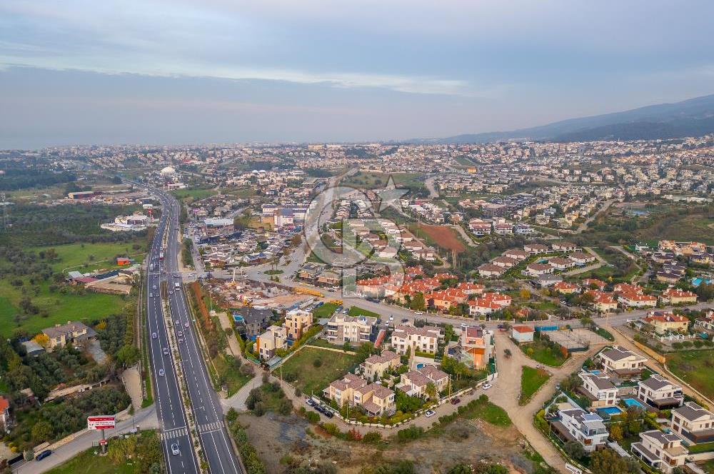 KAHRAMANDERE'DE SİTE İÇİNDE SATILIK BAHÇELİ VİLLA