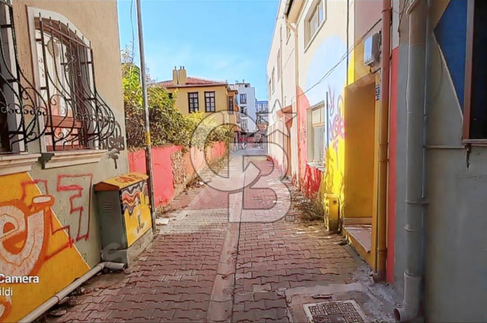 ÇANAKKALE SAAT KULESİNE YAKIN ÇARŞI MERKEZİNDE SATILIK 2+1 DAİRE