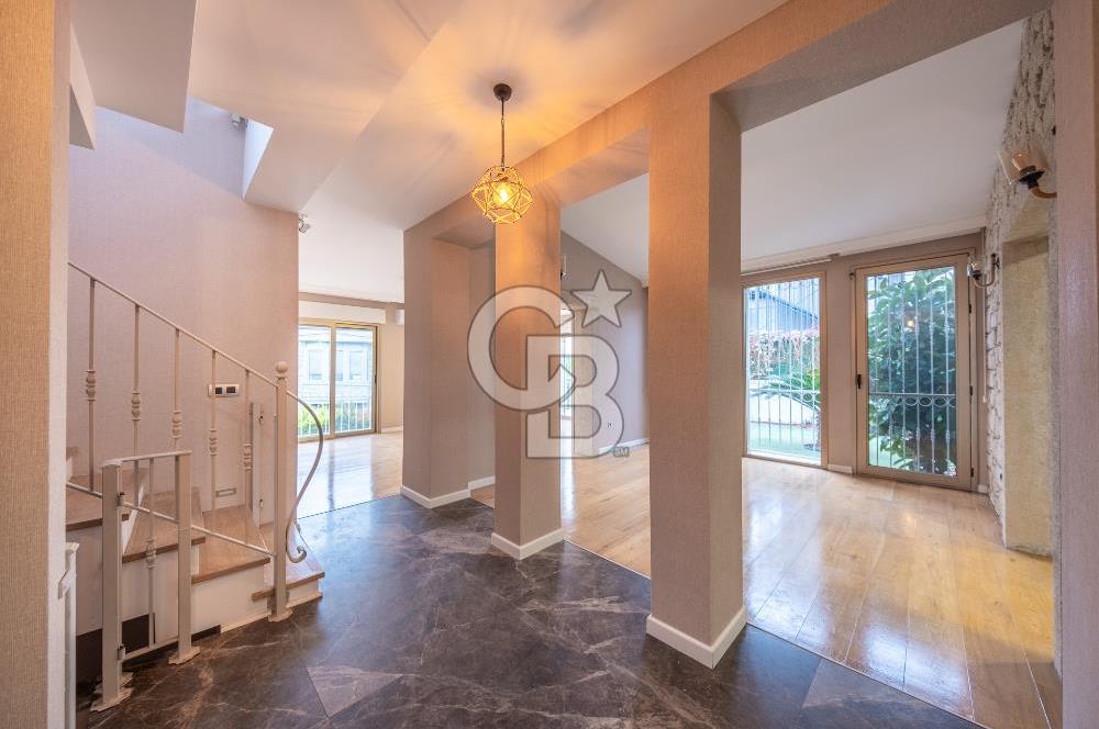 KAHRAMANDERE'DE SİTE İÇİNDE SATILIK BAHÇELİ VİLLA