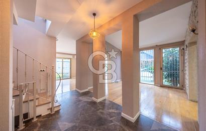 KAHRAMANDERE'DE SİTE İÇİNDE SATILIK BAHÇELİ VİLLA