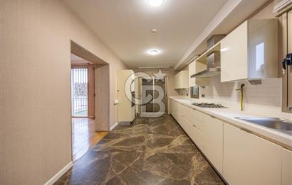 KAHRAMANDERE'DE SİTE İÇİNDE SATILIK BAHÇELİ VİLLA