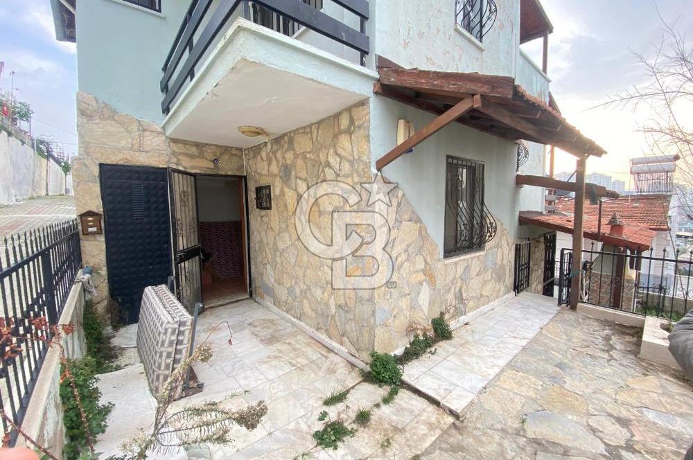 KUŞADASI SATILIK DENİZ MANZARALI VİLLA