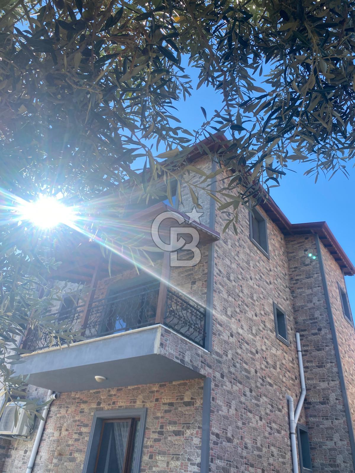 MUĞLA MİLAS GÖKBEL’DE SIFIR, GENİŞ VE KONFORLU HAVUZLU VİLLA