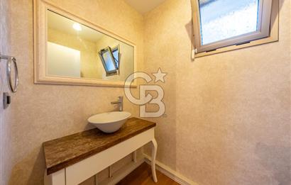 KAHRAMANDERE'DE SİTE İÇİNDE SATILIK BAHÇELİ VİLLA