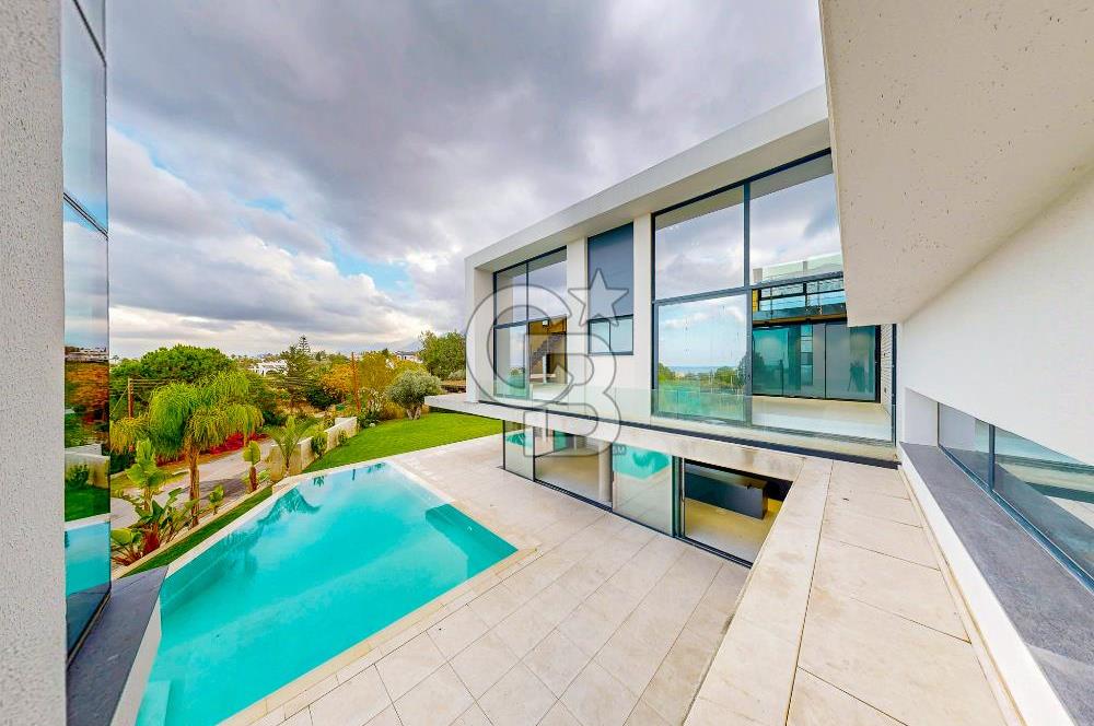 KKTC Girne Zeytinlik'te Satılık Özel Tasarım Türk Koçanlı 5+1 Lüks Villa