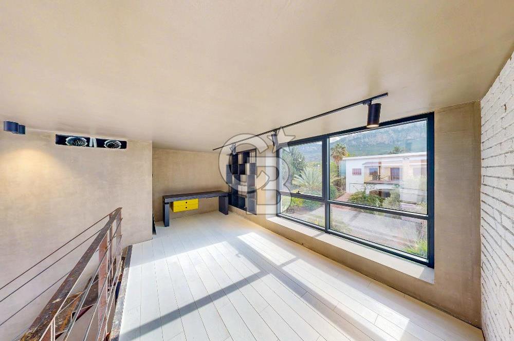 KKTC Girne Zeytinlik'te Satılık Özel Tasarım Türk Koçanlı 5+1 Lüks Villa