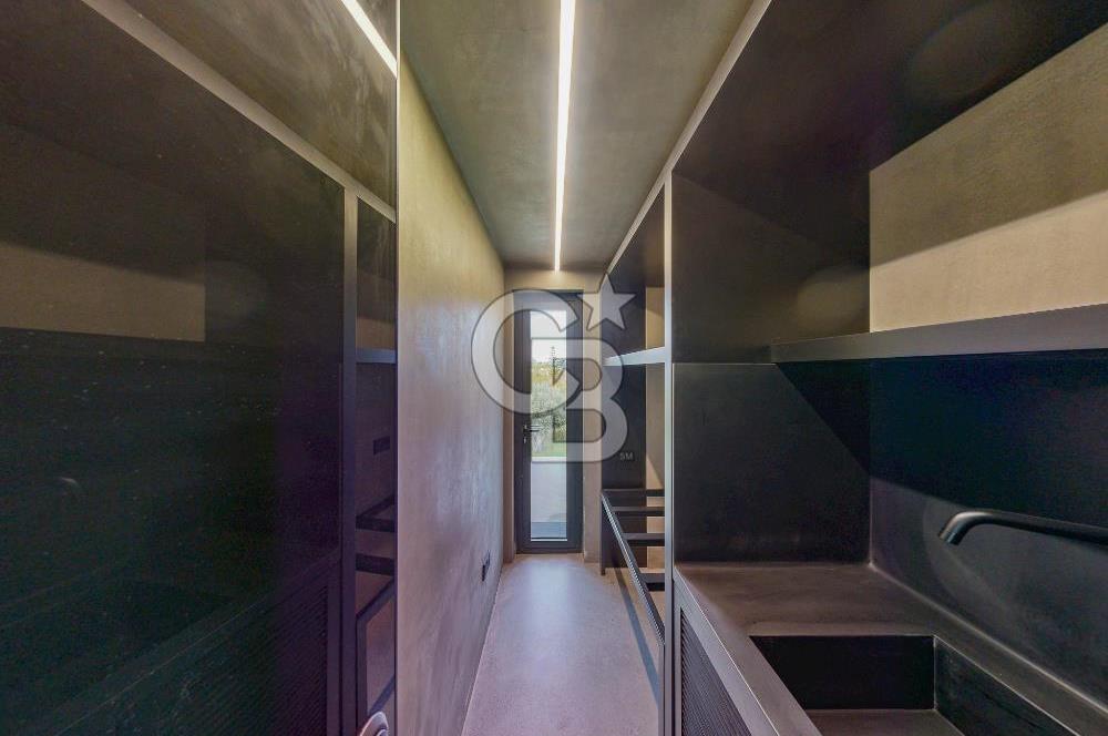 KKTC Girne Zeytinlik'te Satılık Özel Tasarım Türk Koçanlı 5+1 Lüks Villa