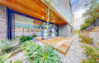 KKTC Girne Zeytinlik'te Satılık Özel Tasarım Türk Koçanlı 5+1 Lüks Villa