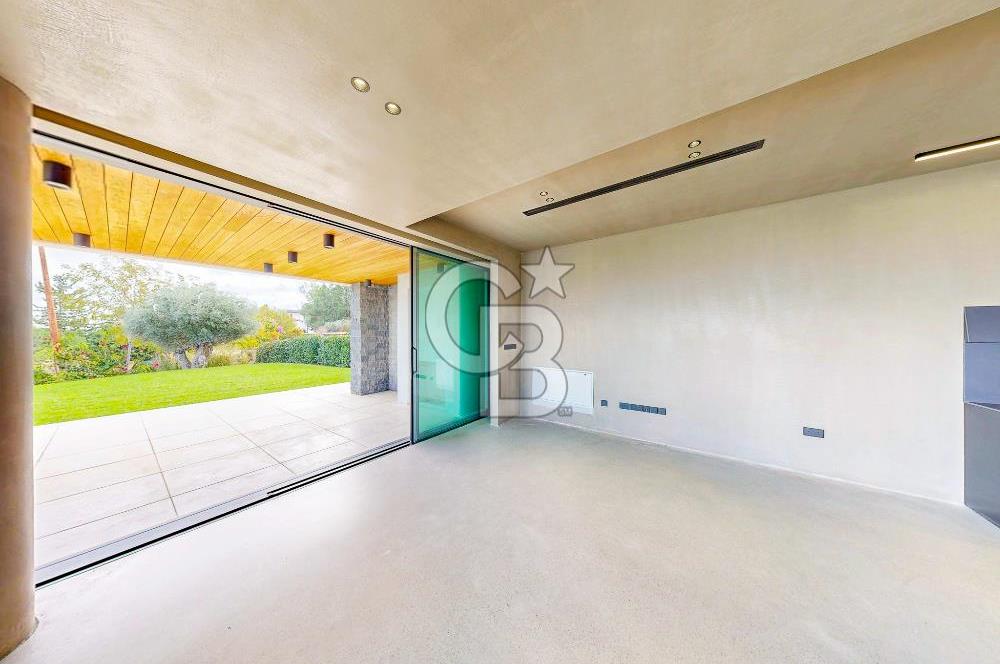 KKTC Girne Zeytinlik'te Satılık Özel Tasarım Türk Koçanlı 5+1 Lüks Villa