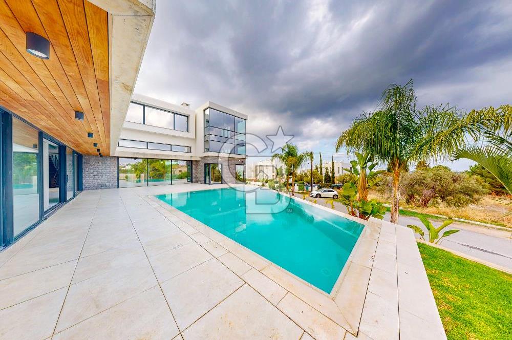 KKTC Girne Zeytinlik'te Satılık Özel Tasarım Türk Koçanlı 5+1 Lüks Villa