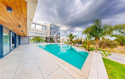 KKTC Girne Zeytinlik'te Satılık Özel Tasarım Türk Koçanlı 5+1 Lüks Villa