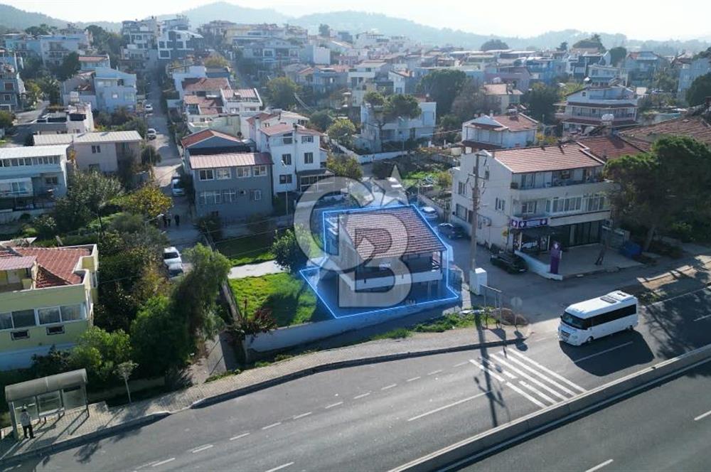 Urla Kalabak'ta Anayol Cepheli Şahane Ev